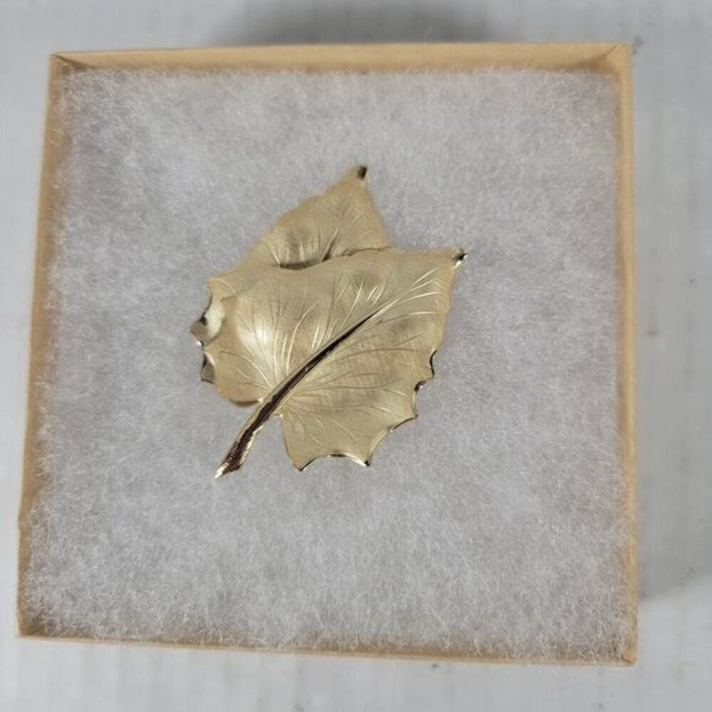Gold Tone Floral Classic Retro Elegant Sophisticated Nature Fall Leaves Brooch